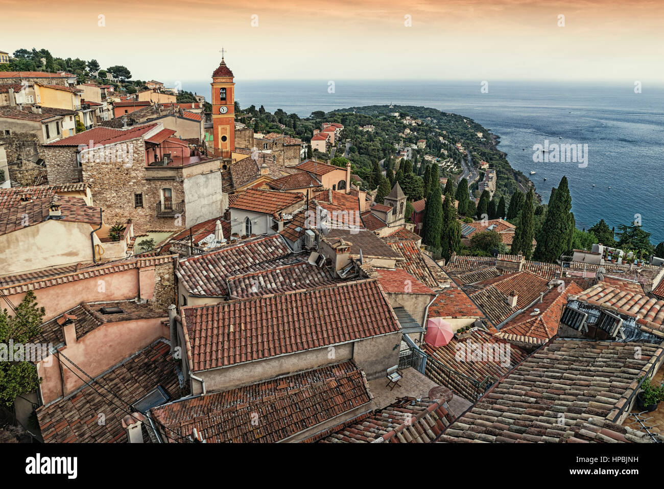 Blick vom mittelalterlichen Schloss Grimaldi, Roquebrune Dorf Roquebrune-Cap-Martin, Département Alpes-Maritimes, Region Stockfoto