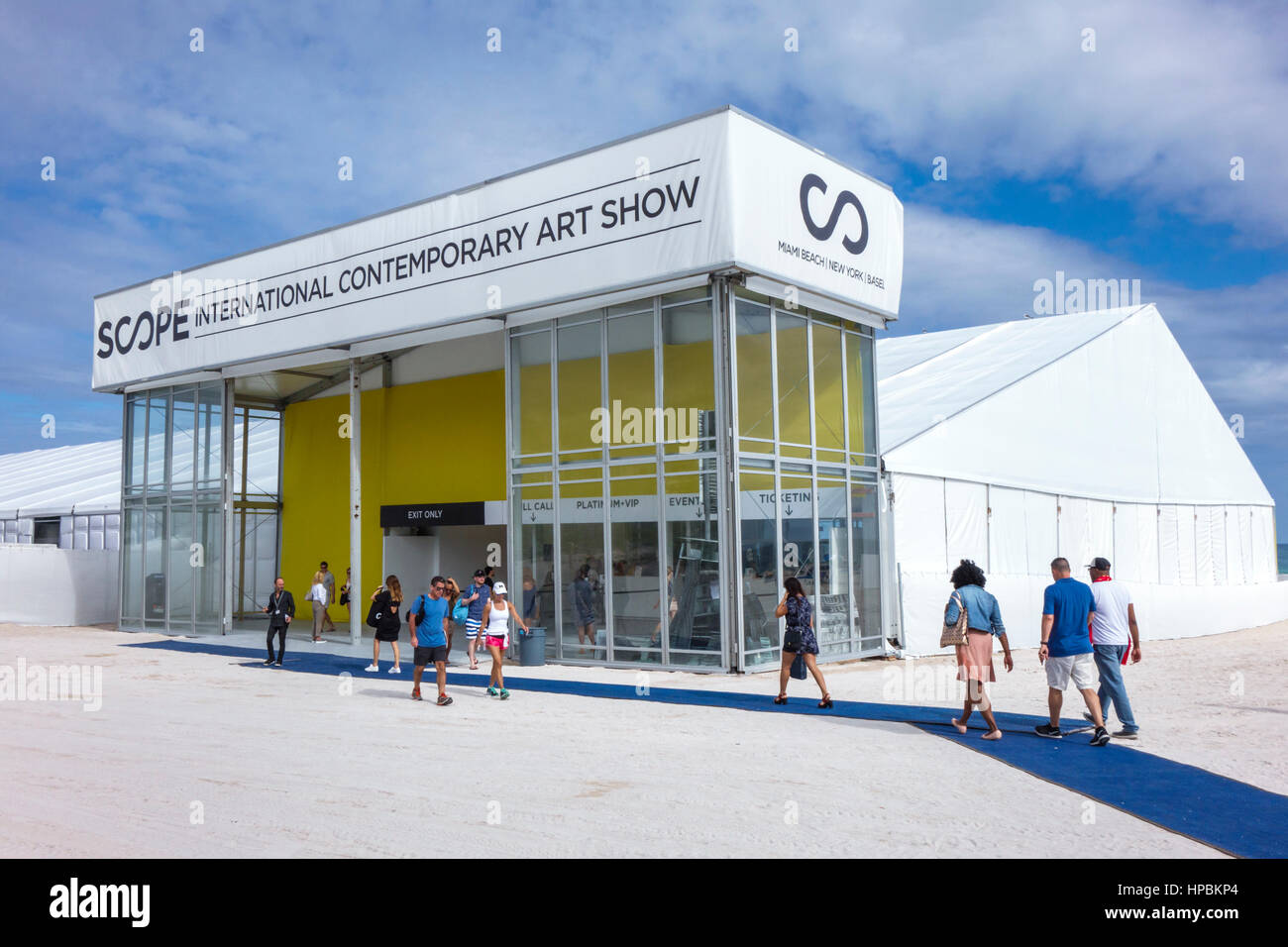 Miami Beach Florida, Art Basel Week, Satelliten-Kunstmesse, Scope International Contemporary Art Show, Zelt, Eingang, FL161215006 Stockfoto