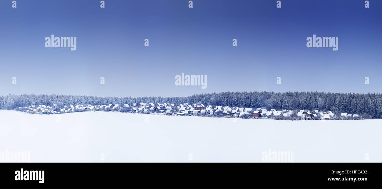 Panorama Winterlandschaft. Hellen Winter Hintergrund. Verschneite Weihnachten Morgen. Stockfoto