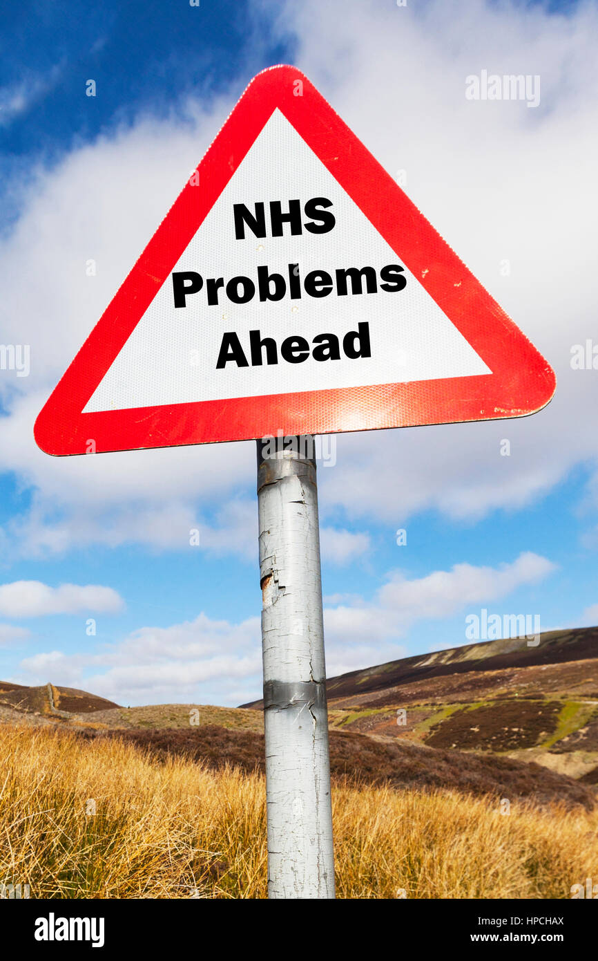 NHS Probleme voraus Zeichen britische National Health Service Probleme besorgniserregend Mal voraus Zukunft des NHS UK England Stockfoto