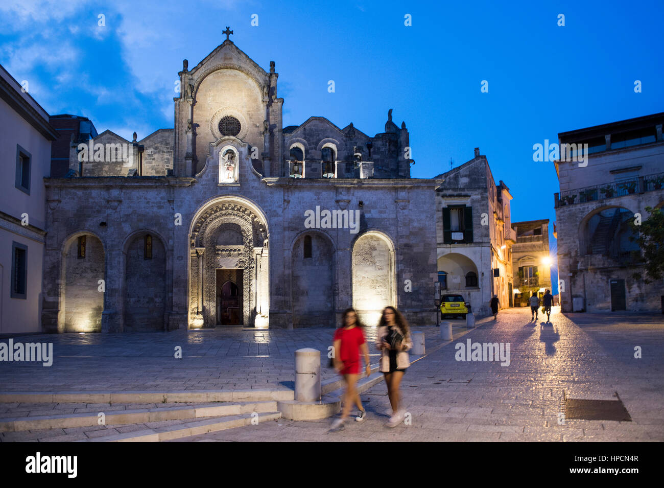 Italien, Basilikata, Matera bei Nacht, Kirche San Giovanni Battista Stockfoto