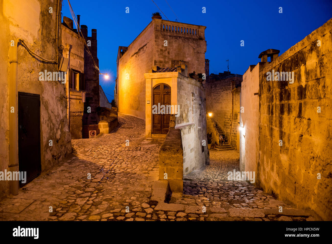 Italien, Basilikata, Matera bei Nacht Stockfoto