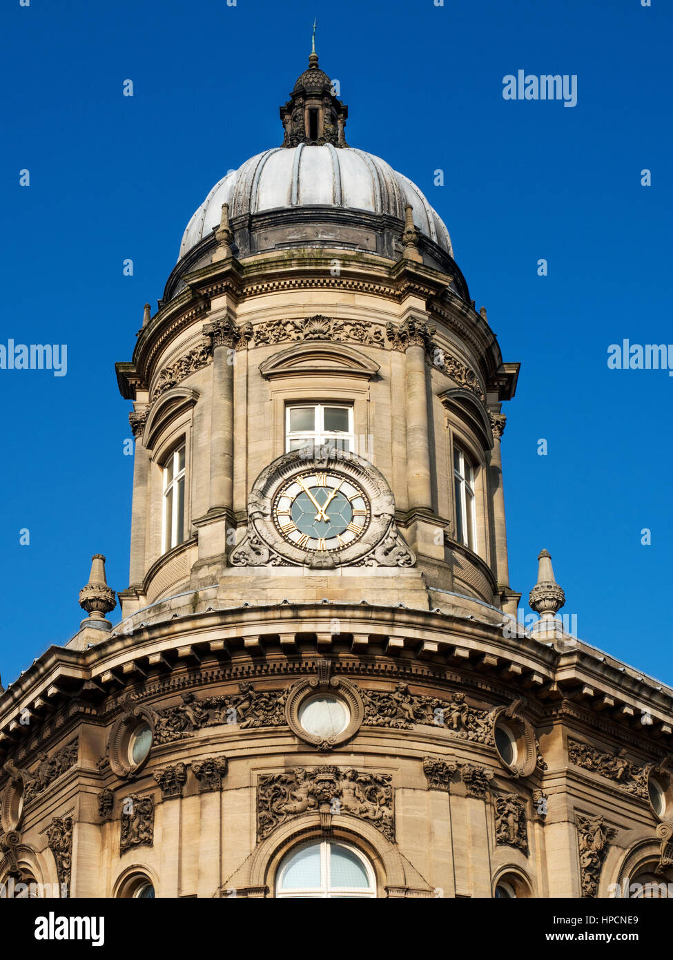 Uhrturm im Maritime Museum in alten viktorianischen Dock Büros an Queen Victoria Square Rumpf Yorkshire England Stockfoto