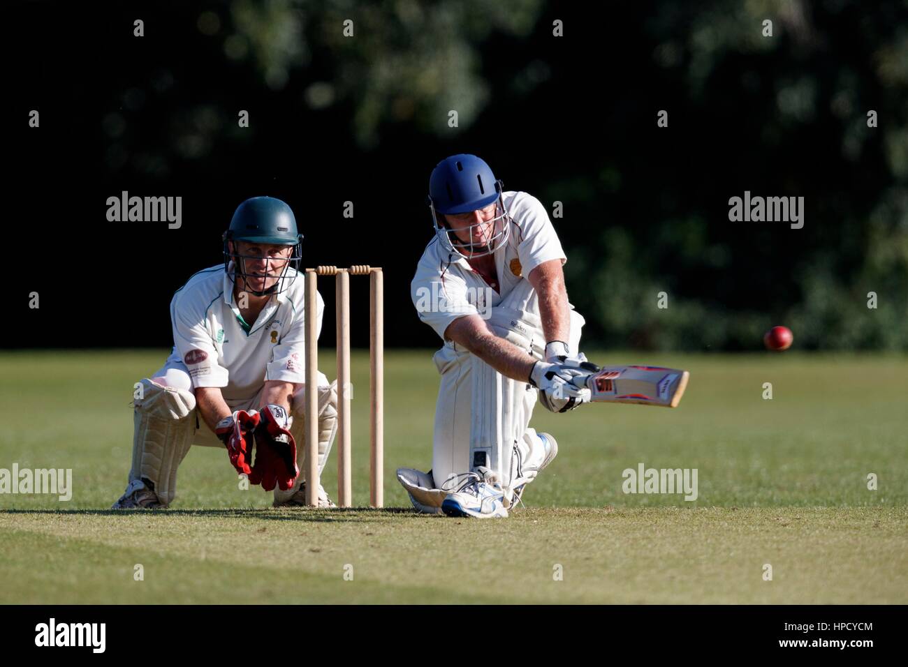 Marnhull CC 1. XI Vs Stalbridge CC 2. XI, Samstag, 13 August 2016 - Dorset - England. Schlagmann in Aktion. Stockfoto