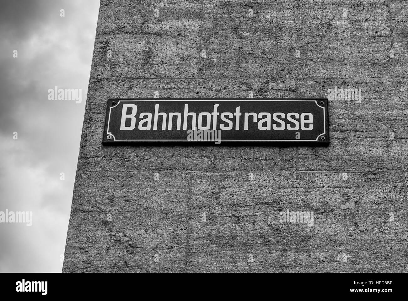 Bahnhofstrasse Straße Platte in Zürich, Schweiz. Schwarz / weiß Fotografie. Stockfoto