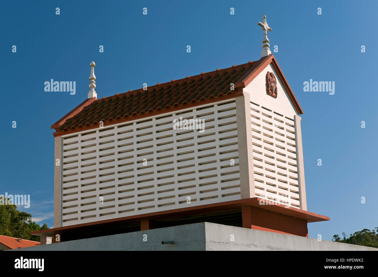 Traditionelle galicische Horreo (Getreidespeicher), Malpica de Bergantiños, La Coruña Provinz, Region Galicien, Spanien, Europa Stockfoto