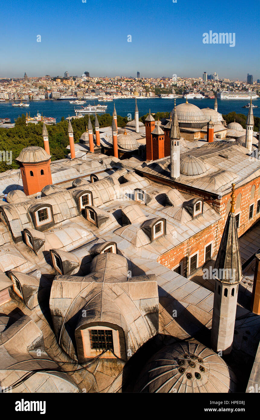 Topkapi-Palast, Dach des Harems. Im Hintergrund Bosporus und Viertel Beyoglu, Sisl und Besiktas. Istanbul. Turkei Stockfoto