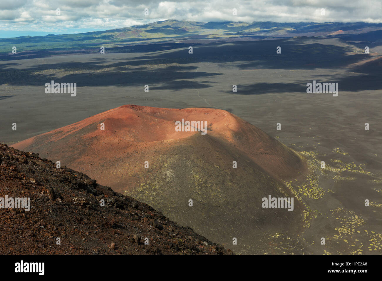 Vulkan Gorshkov - erste Schlackenkegel von Norden Durchbruch große Tolbachik Fissur Eruption 1975 Stockfoto