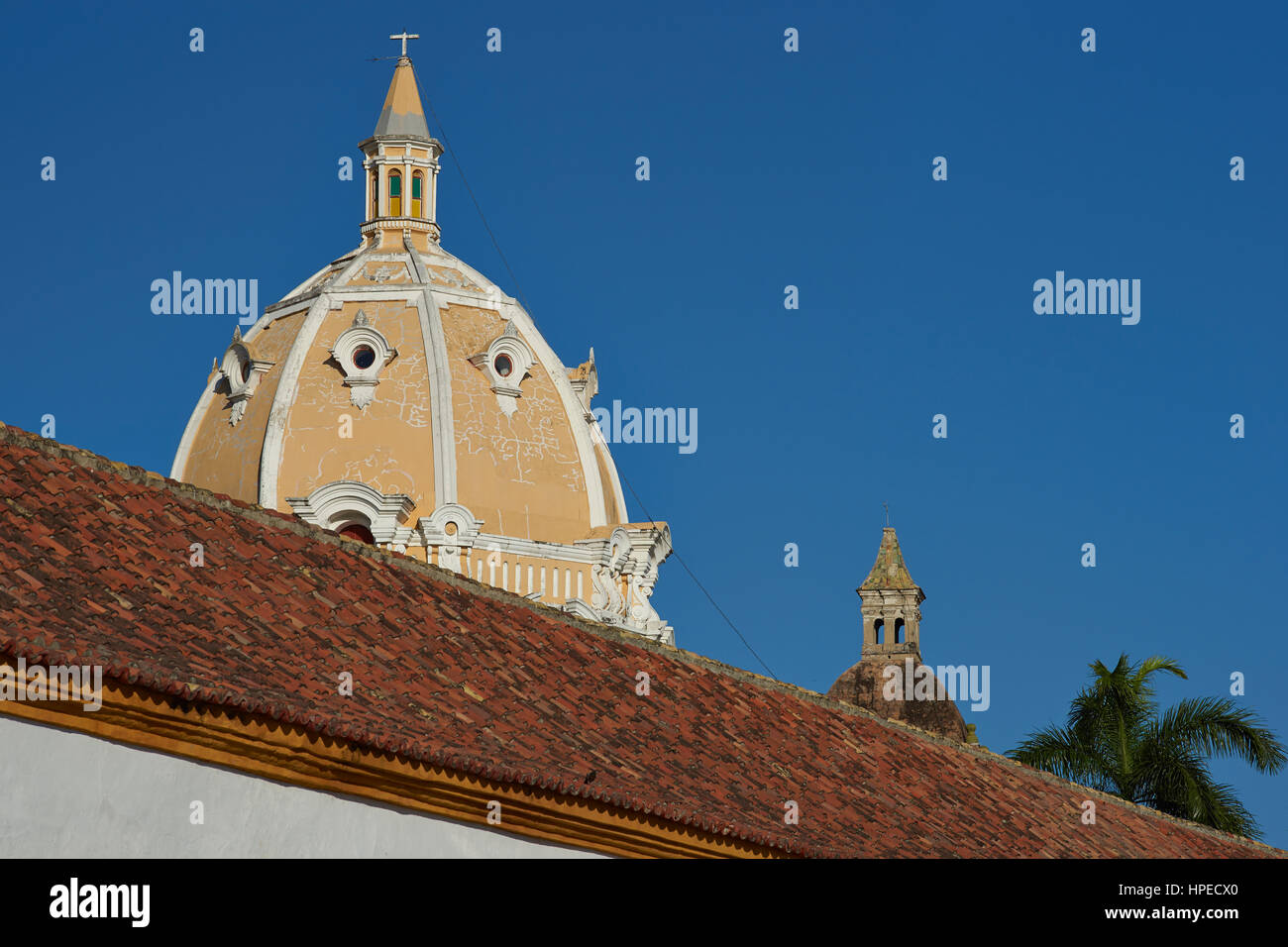 Kuppel des historischen Iglesia de San Pedro Claver in der spanischen koloniale Stadt Cartagena in Kolumbien. Stockfoto