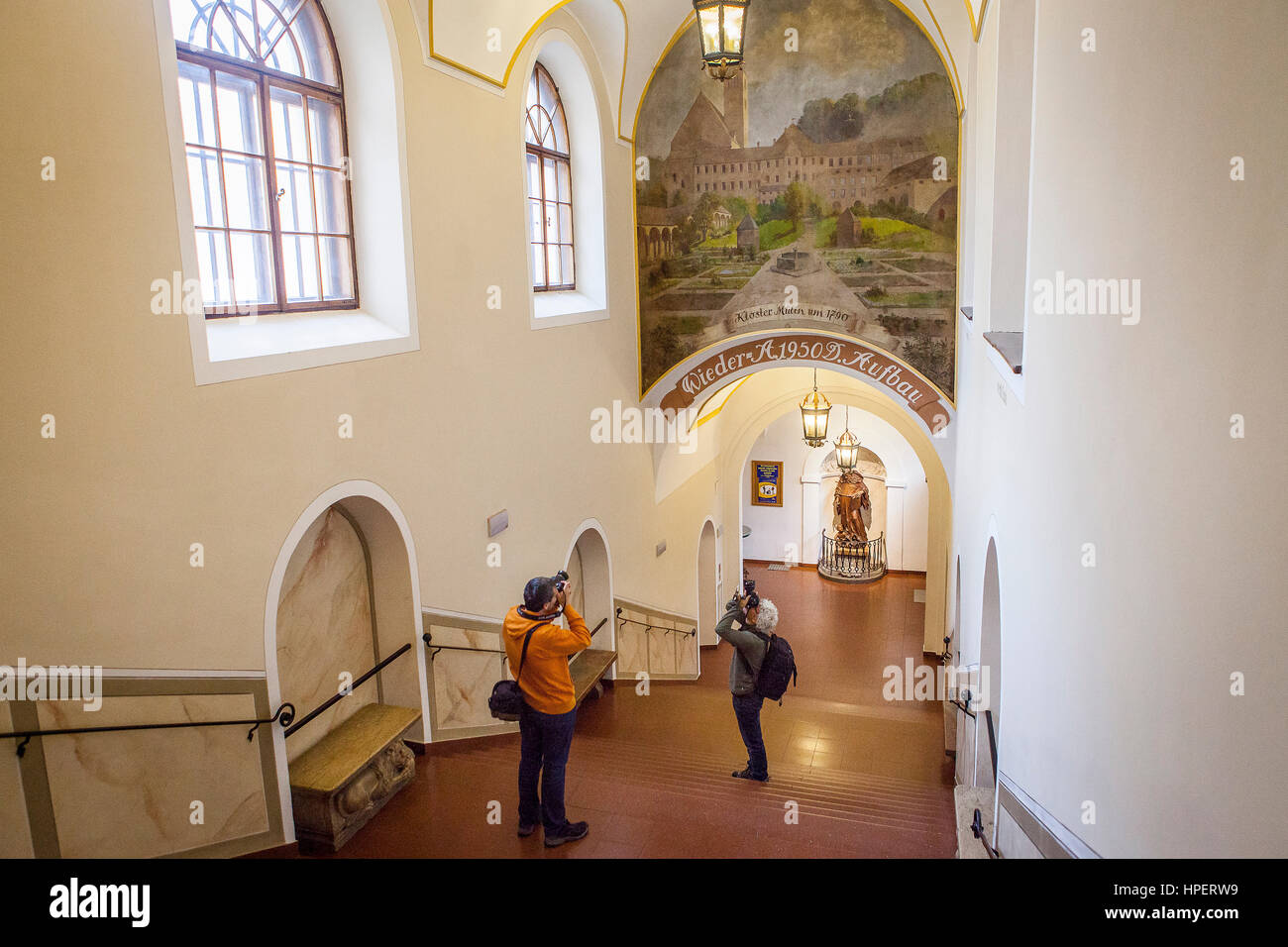 Besucher, Haupteingang, Augustiner Brau, Brauerei, Salzburg, Österreich Stockfoto