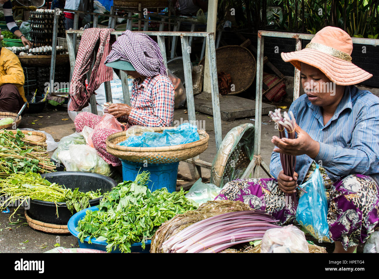 Kambodscha, Central Market in Phnom Penh, Verkäuferinnen, Stockfoto