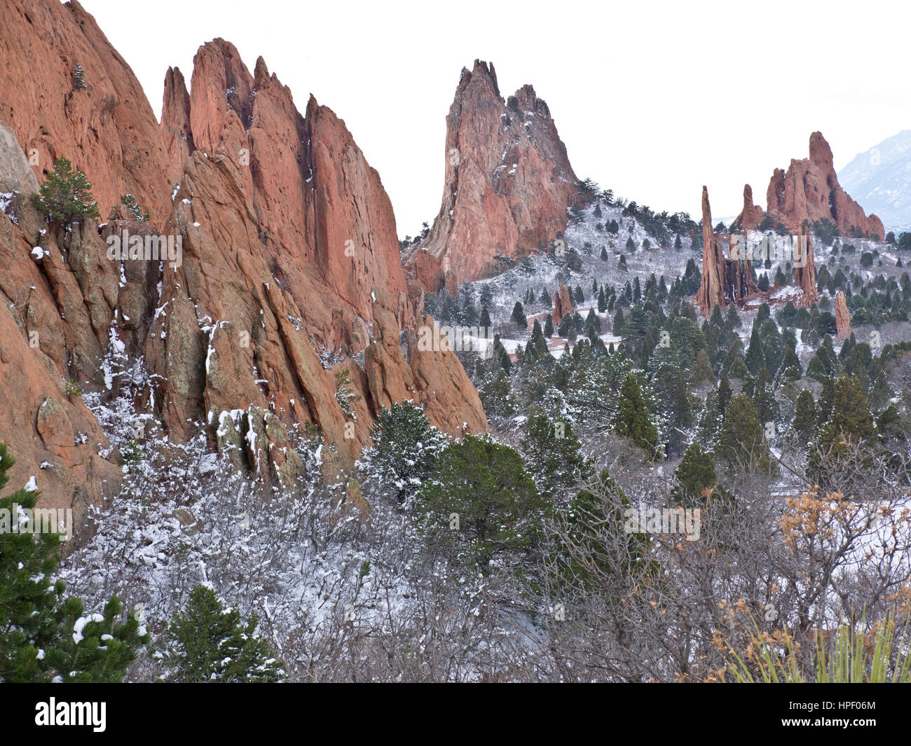 American, American West, Colorado, Colorado Springs, Konglomerate, Garten der Götter, Geologie, Landschaft, Kalkstein, National Natural Landmark, Nordamerika, Volkspark, rot, Felsformationen, Rocky Mountains, Sandstein, Schnee, USA, Westen, Winter, Natur, Felsen Stockfoto
