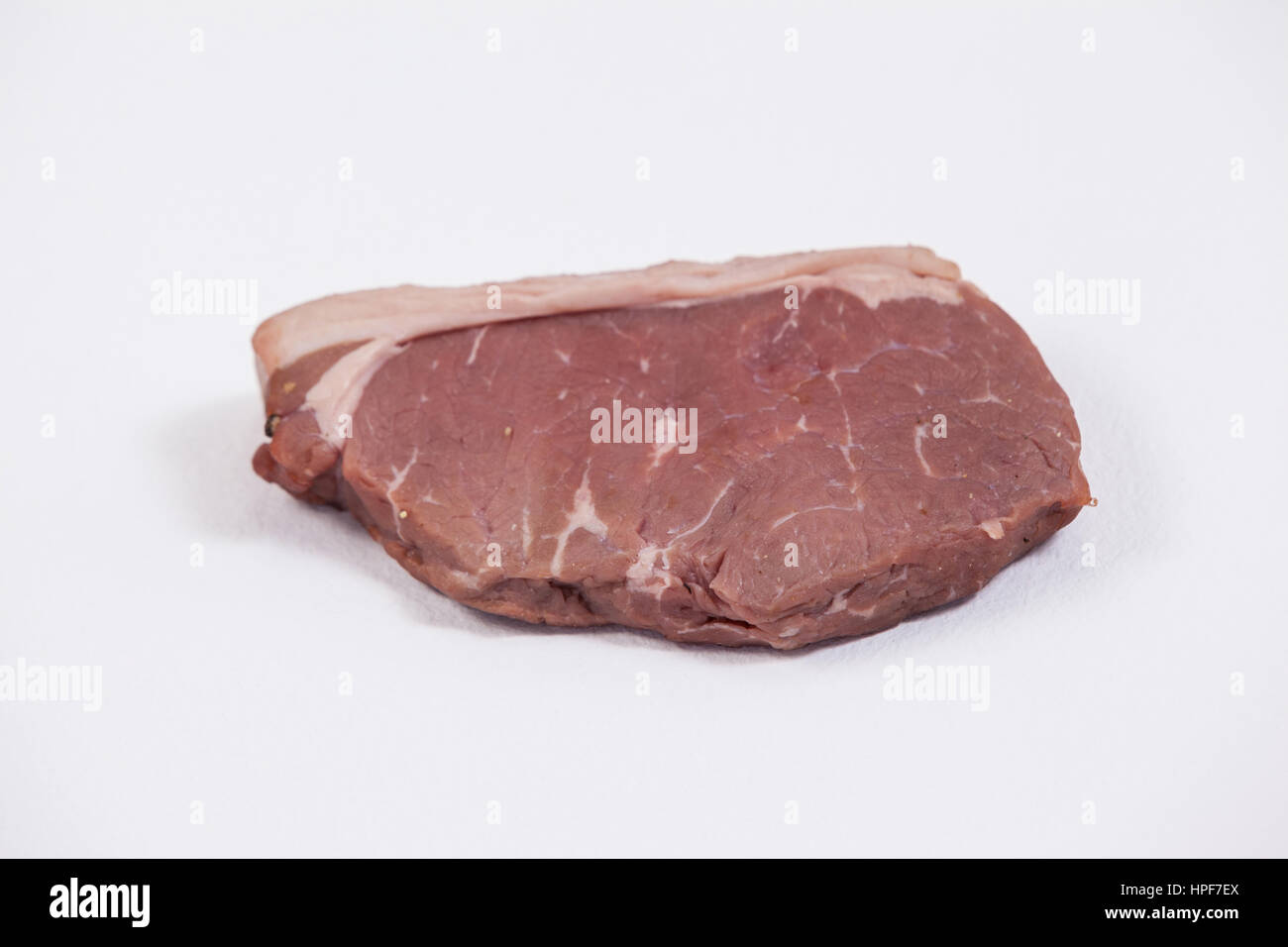 Nahaufnahme des Roastbeef Chop vor weißem Hintergrund Stockfoto