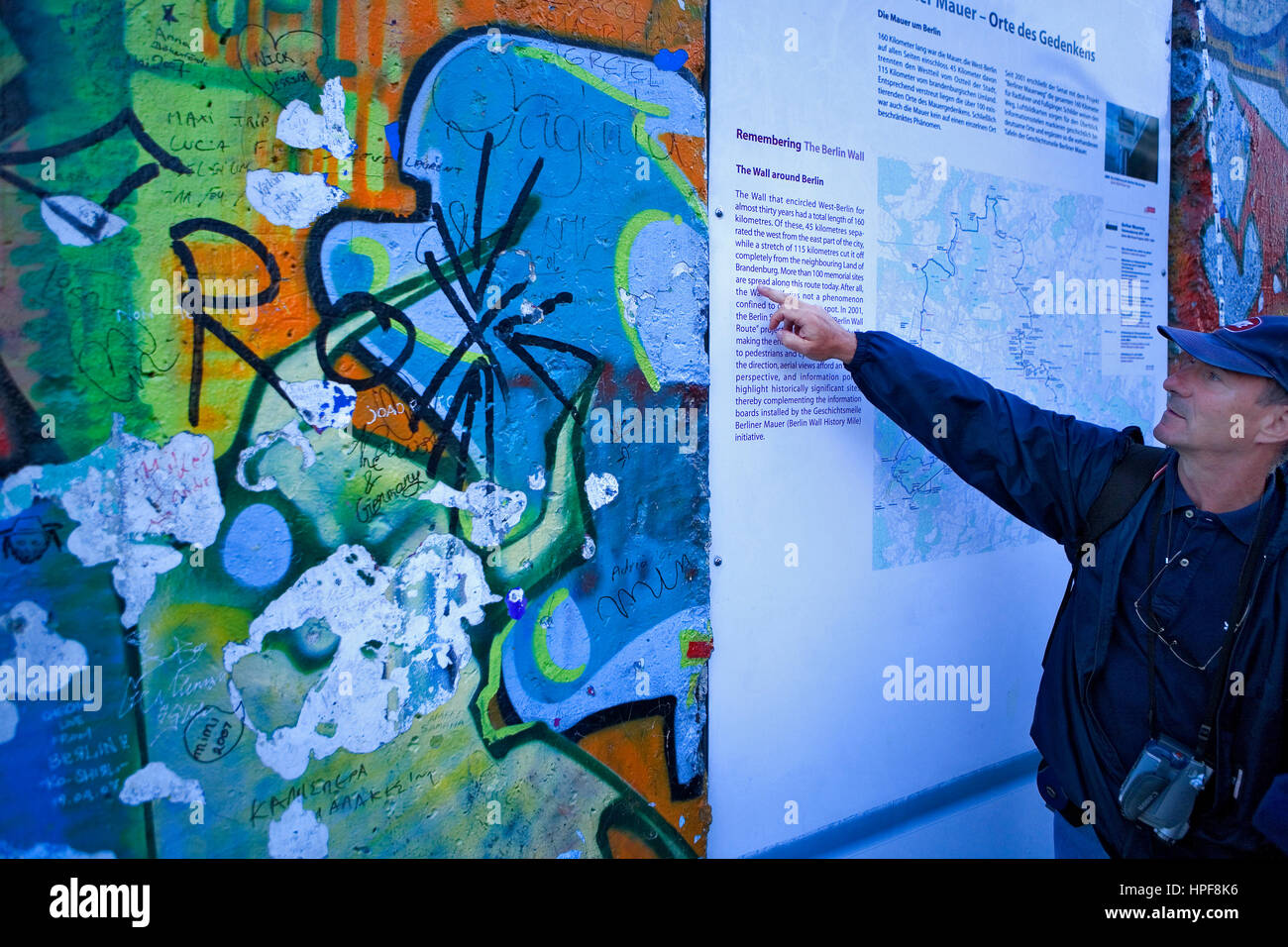 Potsdamer Platz. Teile der Mauer mit informativen Texten. Berlin. Deutschland Stockfoto