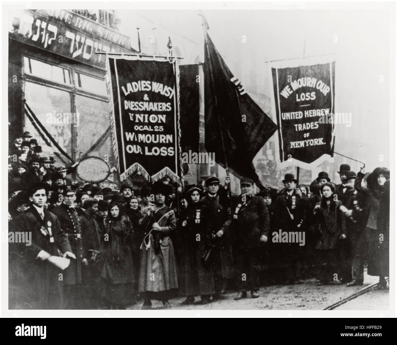Demonstration von Protest und Trauer für Triangle Shirtwaist Factory Brandopfer, New York, NY, 1911. Stockfoto