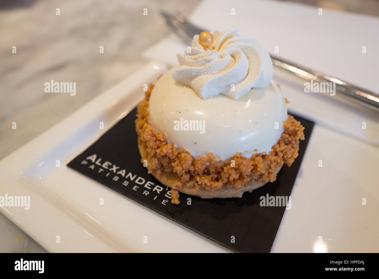 Little Tahiti Vanille Gebäck Alexanders Patisserie, eine französische Konditorei ein beliebtes touristisches Stop in der Silicon Valley Stadt Mountain View, Kalifornien, 4. Februar 2017 geworden. Stockfoto