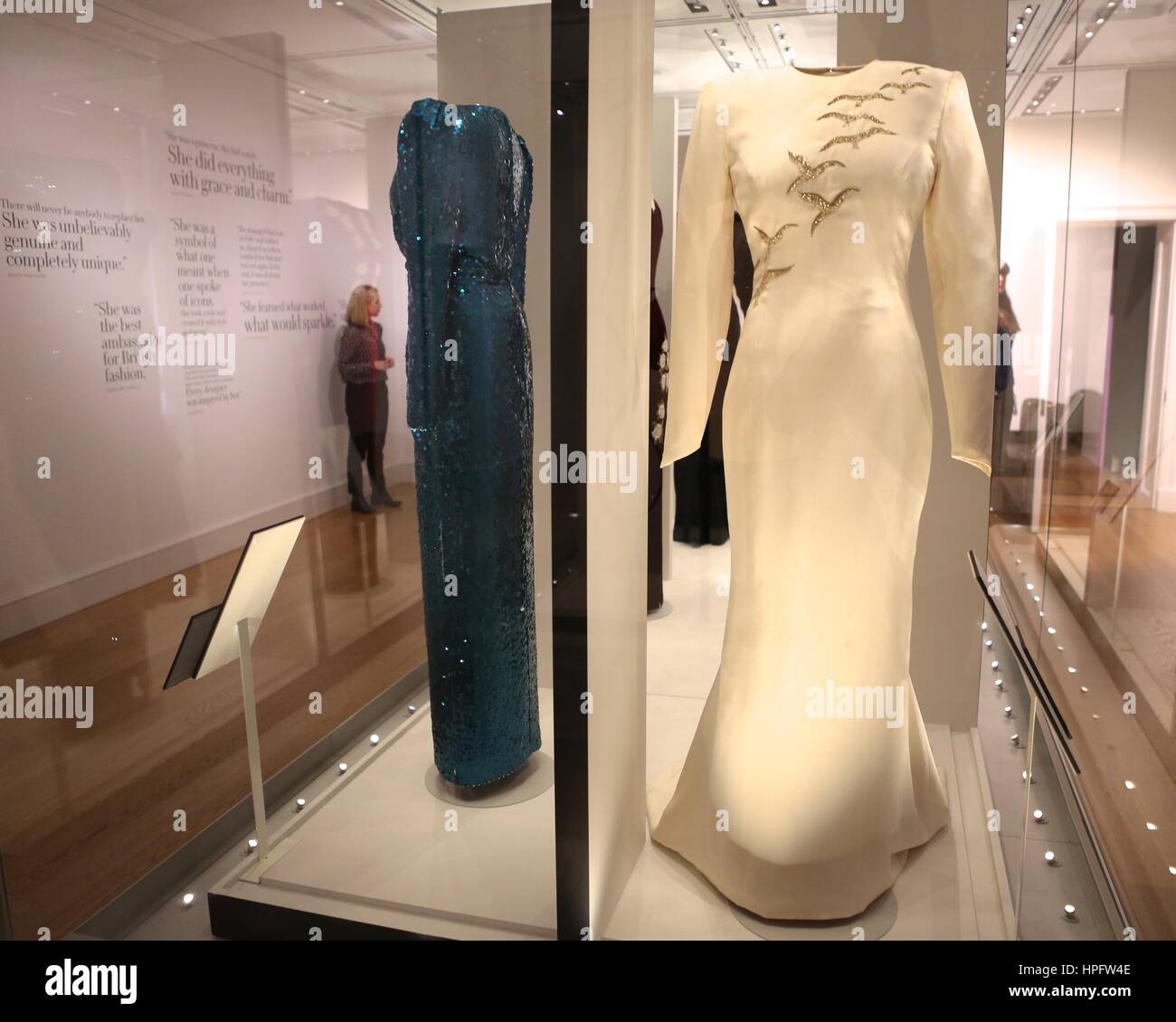 Diana's Kleider auf dem Display @ Kensington Museum 2017…. TRACE Stockfoto