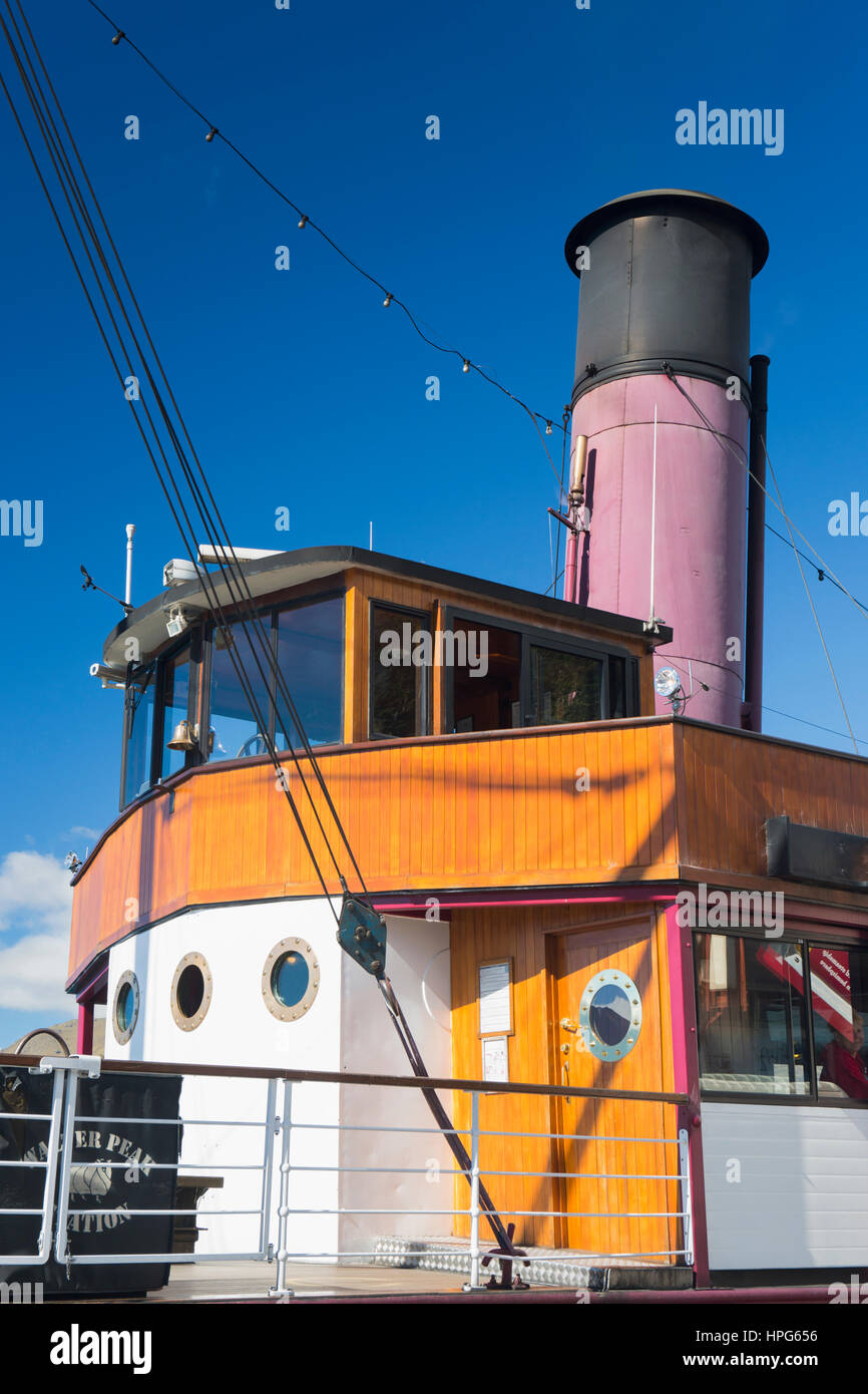 Queenstown, Otago, Neuseeland. Brücke und Trichter aus dem historischen Dampfschiff TSS Earnslaw. Stockfoto