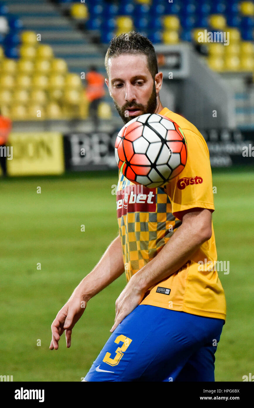 8. August 2015: Guillaume Rippert #3 der Petrolul Ploiesti in Aktion während der Liga, die ich zwischen Petrolul PLoiesti ROU und Pandurii Targu Jiu ROU Rumänien ROU Ilie Oana Stadium Spiel.   Foto: Cronos/Catalin Soare Stockfoto