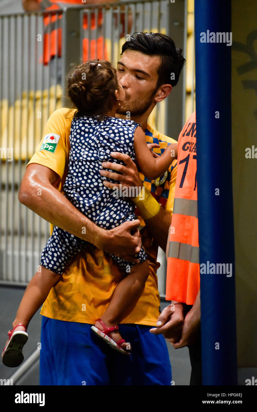 8. August 2015: Alexandru Benga #16 von Petrolul Ploiesti am Ende der Liga, die ich zwischen Petrolul PLoiesti ROU und Pandurii Targu Jiu ROU Rumänien ROU Ilie Oana Stadium Spiel.   Foto: Cronos/Catalin Soare Stockfoto