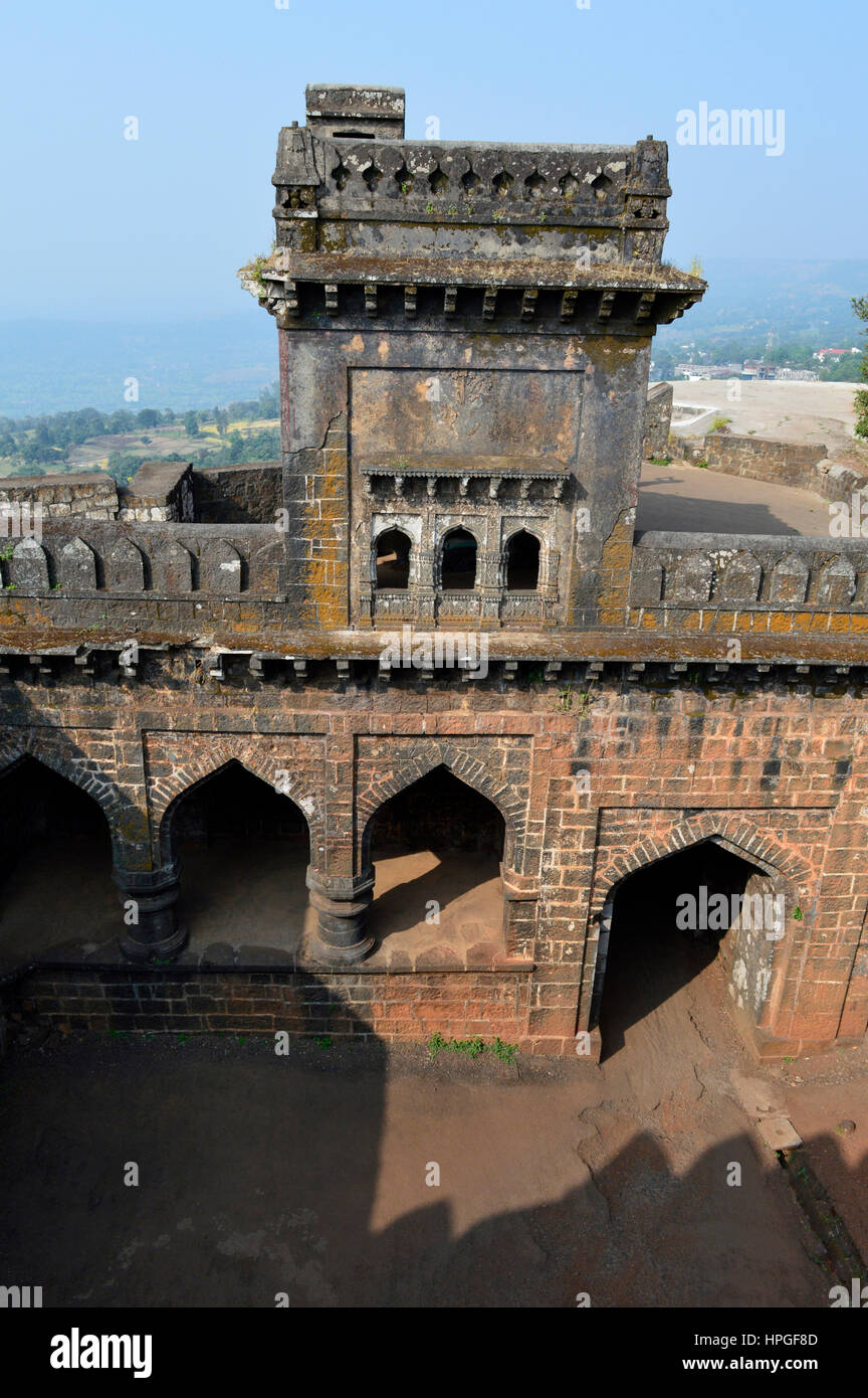 Draufsicht der Teen Darwaja. Panhala Fort, Kolhapur, Maharashtra, Indien Stockfoto
