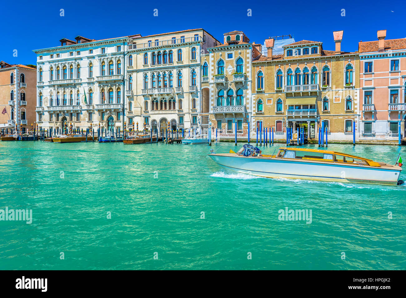 Einzigartige Taxifahrt in Venedig, italienische Ravel Orte. Stockfoto
