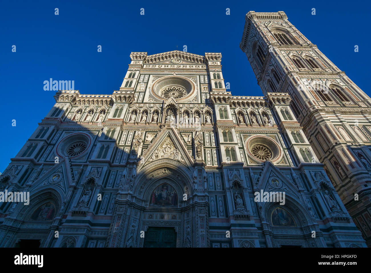 Fassade der Basilica di Santa Maria del Fiore (Duomo), Florenz, Italien Stockfoto