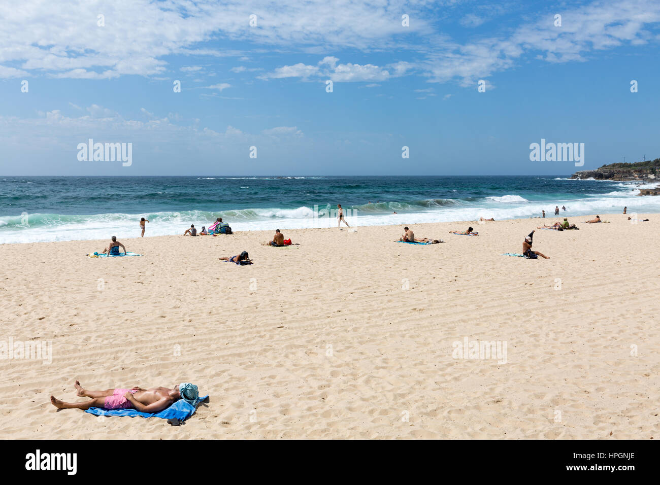 Coogee Beach im Sommer, in den östlichen Vororten von Sydney, New South Wales, Australien, Sommer 2017 Stockfoto