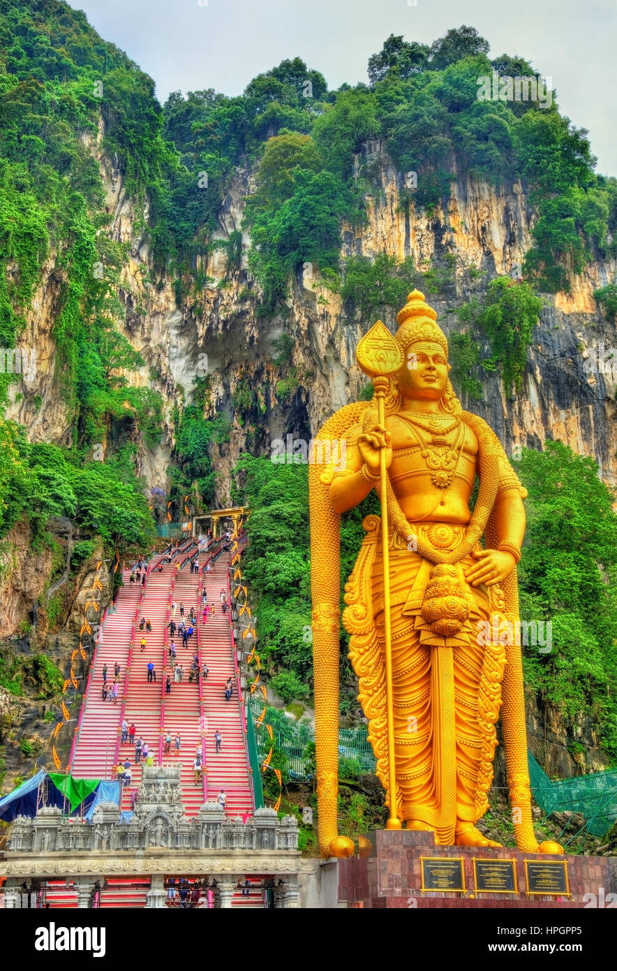 Die höchste Statue von Murugan, ein Hindu-Gottheit, am Eingang des Batu Caves - Kuala Lumpur, Malaysia Stockfoto