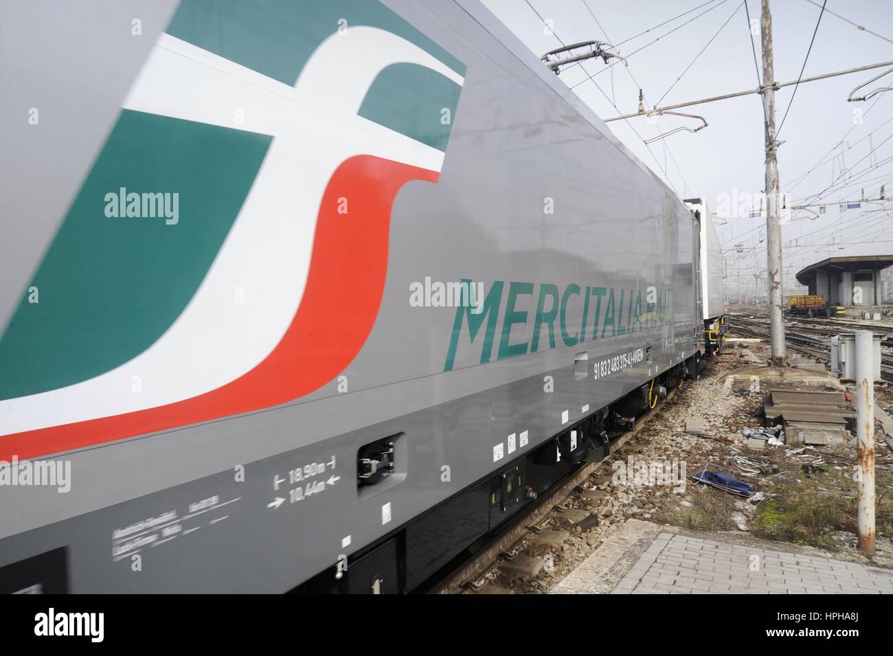 Zug der Polo Mercitalia, Gruppierung der italienischen FS Group Firmen im Bereich Güterverkehr und Logistik Stockfoto