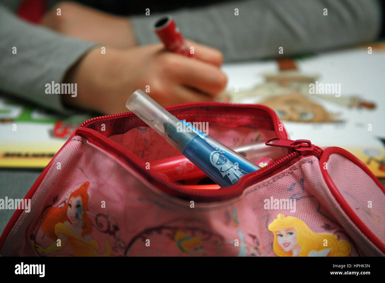 Nahaufnahme von einem Childs Federmäppchen Stockfoto