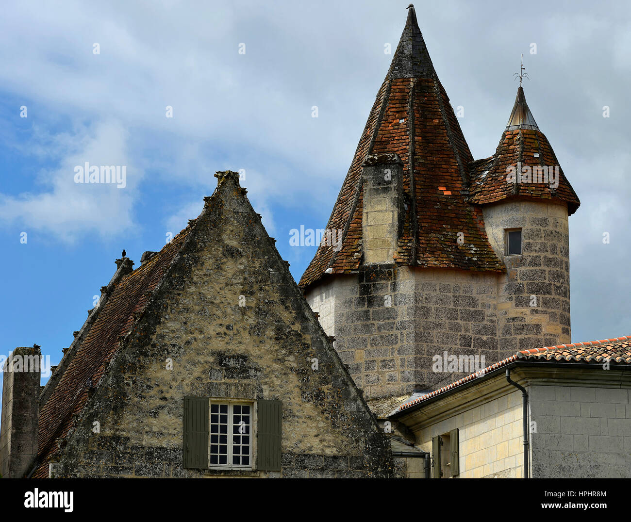 Frankreich, Dordogne, Detail des Turms und Uhr-Turm der Burg Bourdeilles Stockfoto