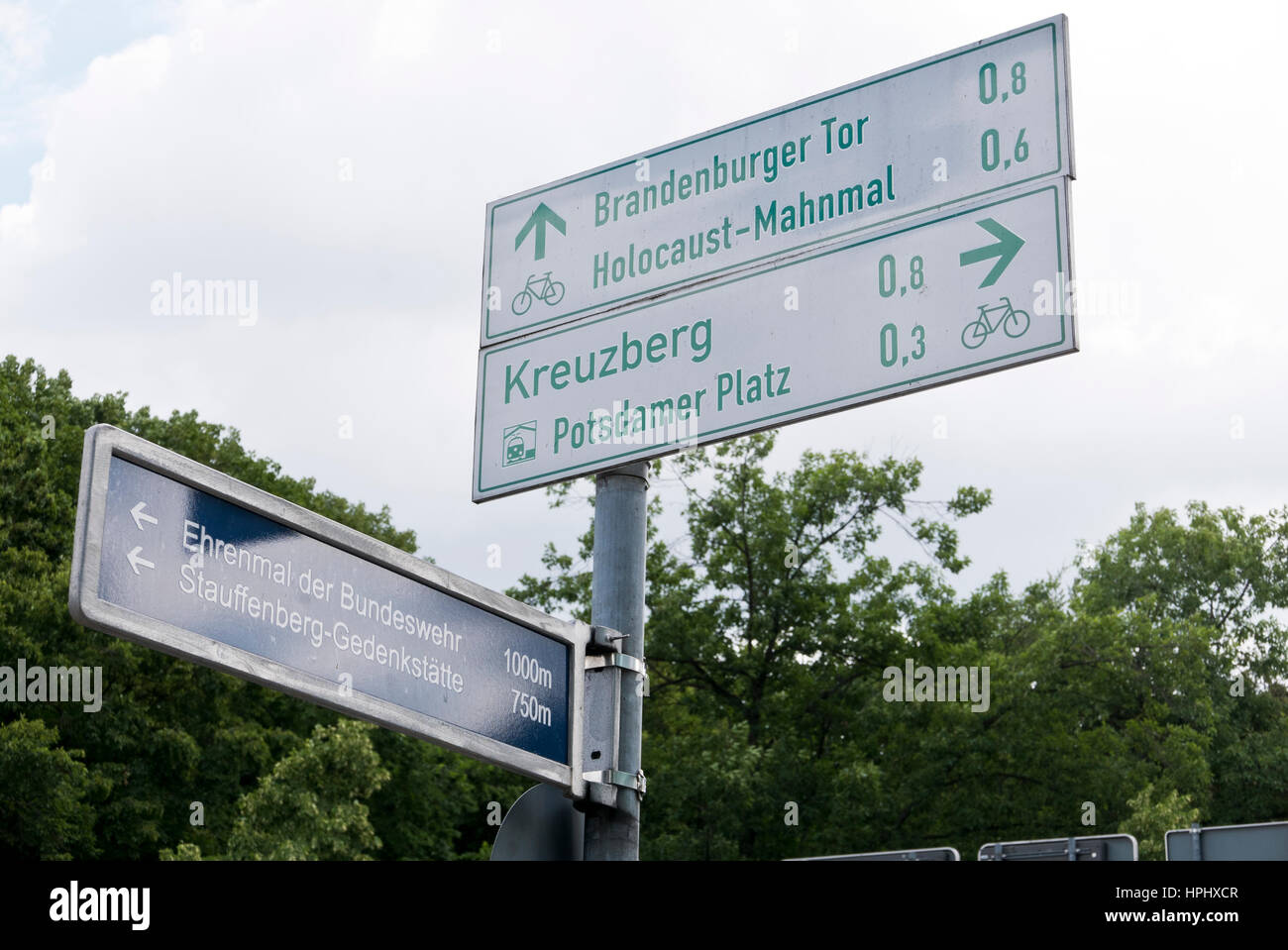 Verkehrszeichen in Berlin, Deutschland Stockfoto