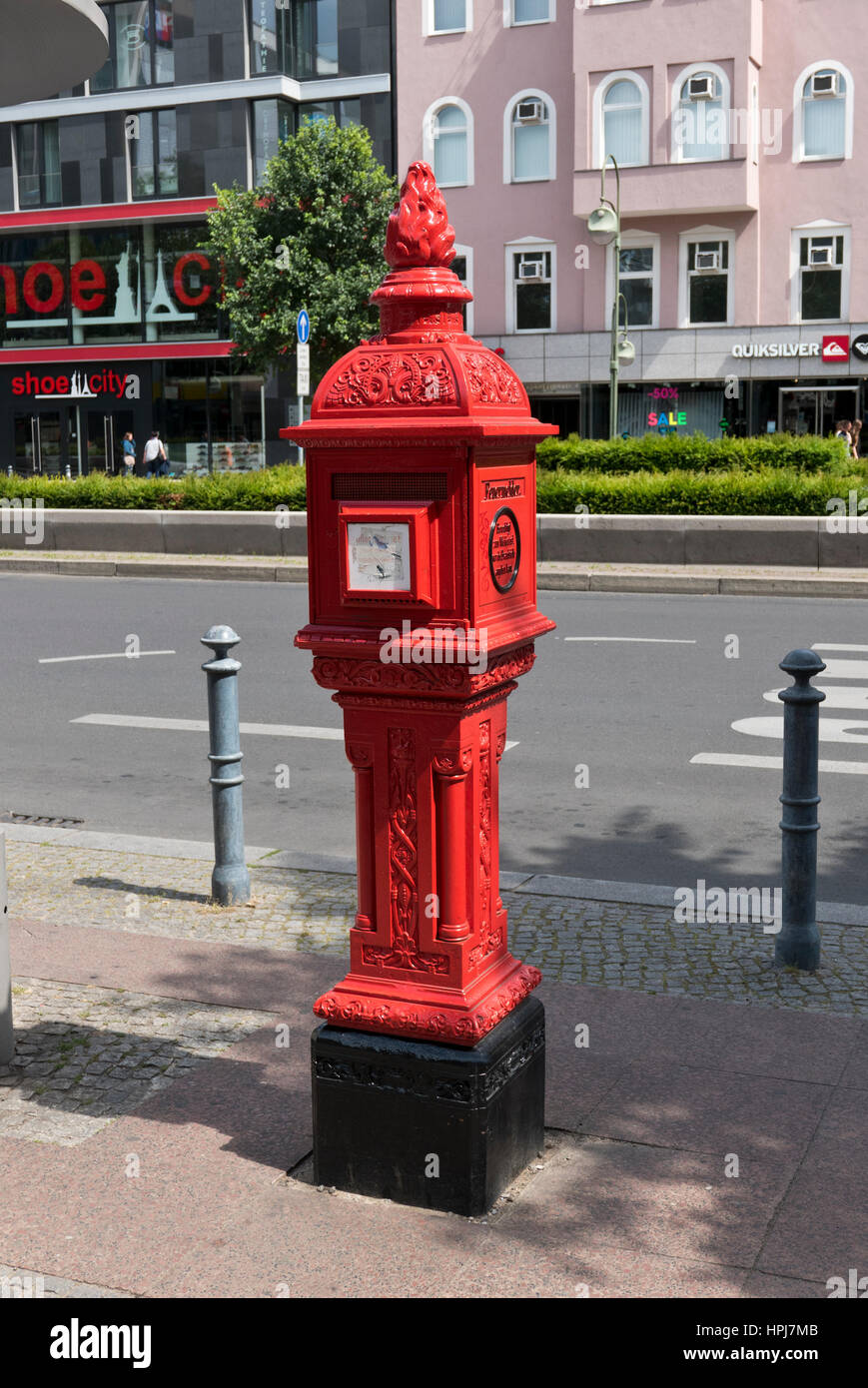Eine alte Hydranten auf der Straße, Berlin, Deutschland Stockfoto