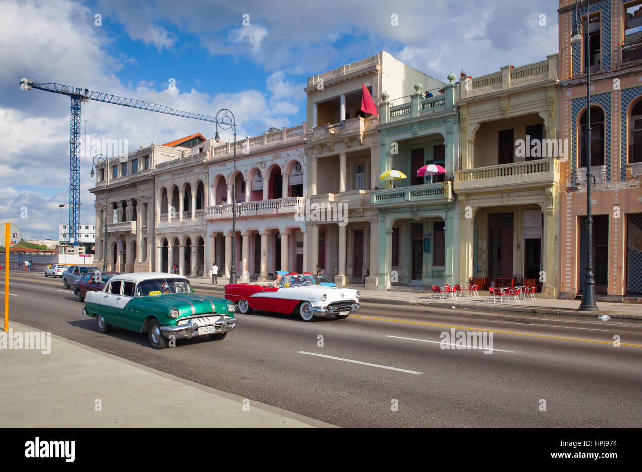 Havanna, Kuba - Januar 21,2017: Havanna Malecon. Der Malecon (offiziell Avenida de Maceo) ist eine breite Esplanade, Fahrbahn und Deich die für erstreckt Stockfoto