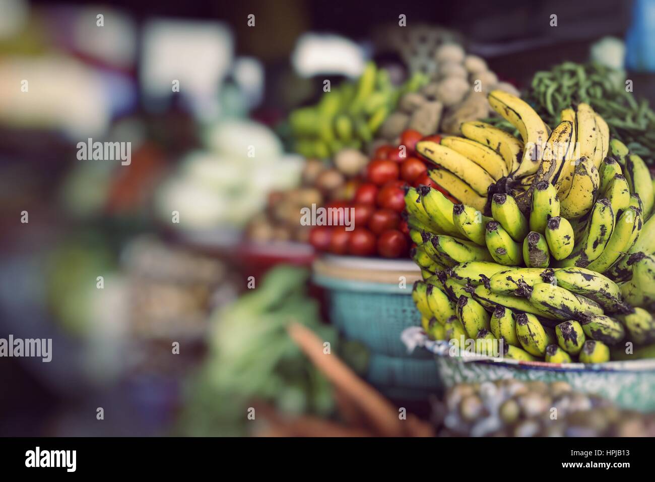 Open-Air-Obst-Markt im Dorf in Bali, Indonesien. Stockfoto