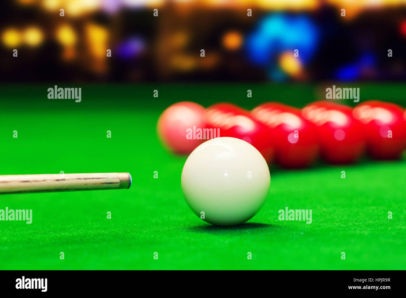 Snooker - Ziel ist es die weiße Kugel Stockfoto