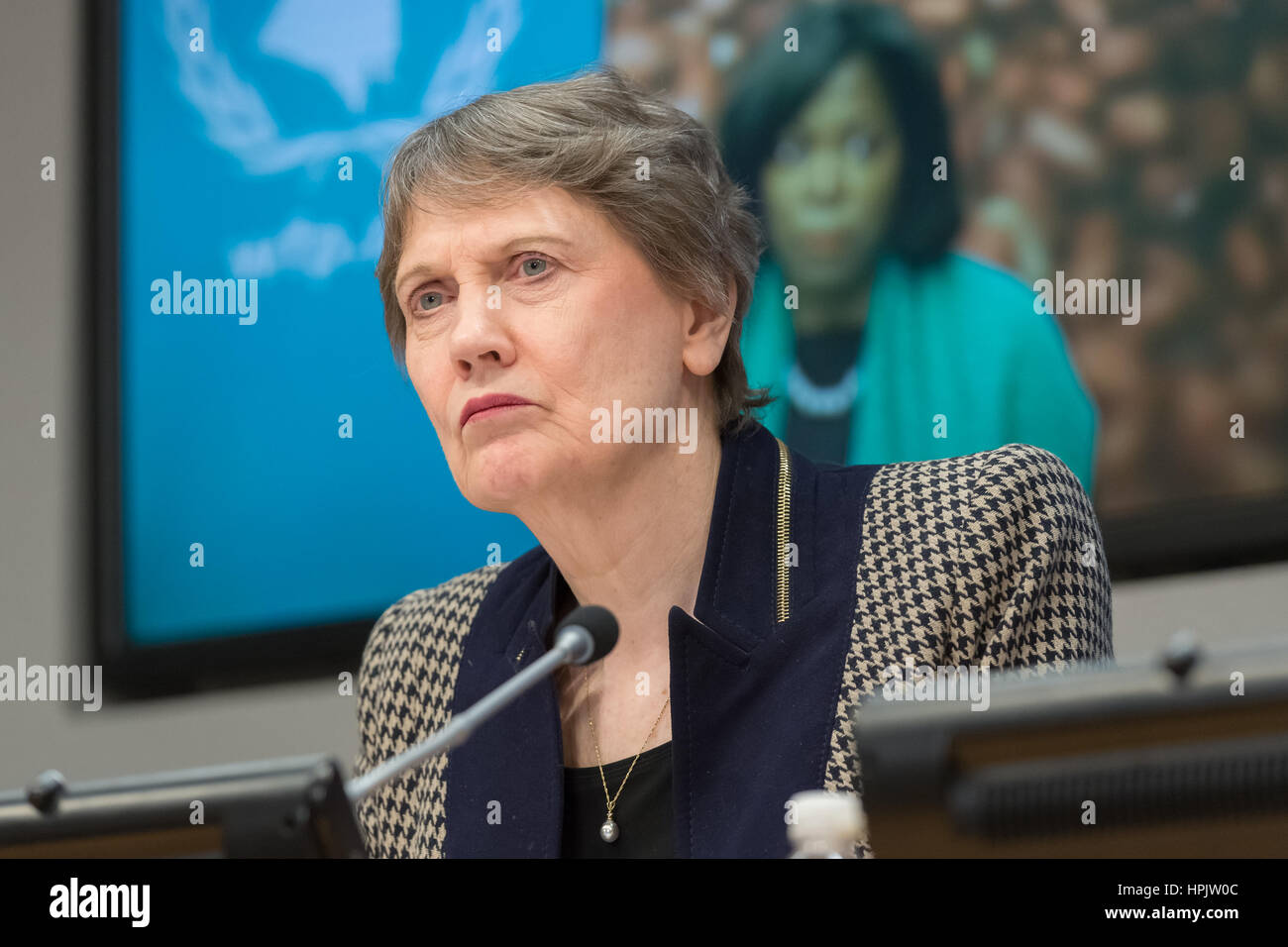 New York, USA. 22. Februar 2017. UNPD Administrator Helen Clark spricht mit der Presse. Vereinten Nationen Generalsekretär Antonio Guterres traten UN Entwicklung Programm Administrator Helen Clark und UN Emergency Relief Coordinator Stephen O'Brien für einem Pressebriefing im UN-Hauptquartier am gegenwärtigen humanitären Krisen in Nigeria, Somalia, Süd-Sudan und Jemen. Bildnachweis: Albin Lohr-Jones/Pacific Press/Alamy Live-Nachrichten Stockfoto
