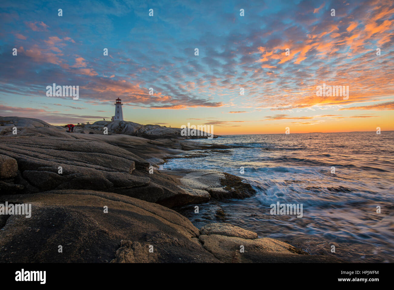 Atlantischen Ozean Peggys Cove Fels und Stein Strand Sonnenuntergang Landschaft in Halifax, Nova Scotia Stockfoto