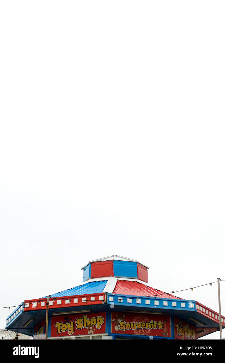 Rot, weiß und blau, die aufbauend auf central Pier, Blackpool, UK Stockfoto