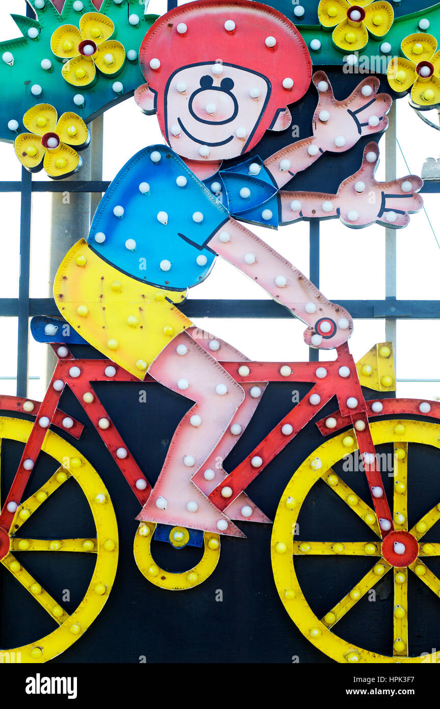 Karton Ausschnitt-Cartoon-Figur auf dem Display an Blackpool illuminations Stockfoto