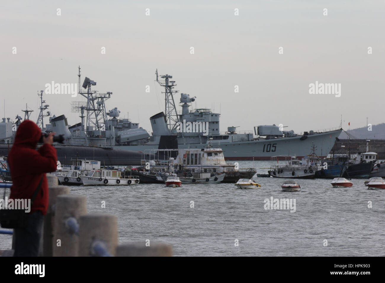 Qingdao, Qingdao, China. 20. Februar 2017. Qingdao, CHINA-Februar 20 2017: (nur zur redaktionellen Verwendung. CHINA HERAUS). Der erste Typ 091 nuklear angetriebene u-Boot Changzheng 1 (Wimpel Nummer 401) ist auf dem Display in Qingdao Naval Museum in Qingdao, der ostchinesischen Provinz Shandong, 20. Februar 2017. Bildnachweis: SIPA Asien/ZUMA Draht/Alamy Live-Nachrichten Stockfoto