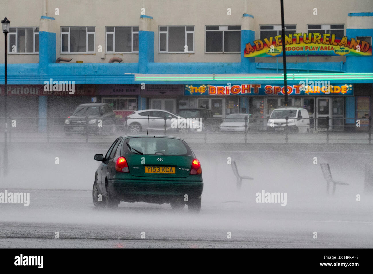 Sturm Doris, New Brighton, Cheshire, UK. 23. Februar 2017. Großbritannien Wetter. Doris Sturm zerstört Halbinsel Wirral, wie sie heute Morgen Land gemacht.  Windet sich bis zu 80 km/h aufgrund der Schließung des Hafen von Liverpool, Stornierungen von allen Fähren & einige Hauptstraßen wurden geschlossen.  Eine Flut von mehr als 26' zerschlagen New Brighton Leuchtturm auf der Halbinsel Wirral, wie Doris eine Spur der Verwüstung entlang der Nord-West-Küste hinterlässt.  Bildnachweis: Cernan Elias/Alamy Live-Nachrichten Stockfoto