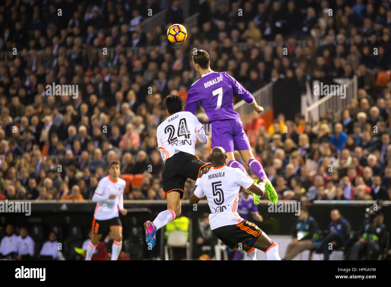 Valencia, Spanien. 22. Februar 2017. Cristiano Ronaldo spielt bei der La Liga-Spiel zwischen Valencia CF und Real Madrid im Mestalla am 22. Februar 2017 in Valencia, Spanien. Bildnachweis: Christian Bertrand/Alamy Live-Nachrichten Stockfoto