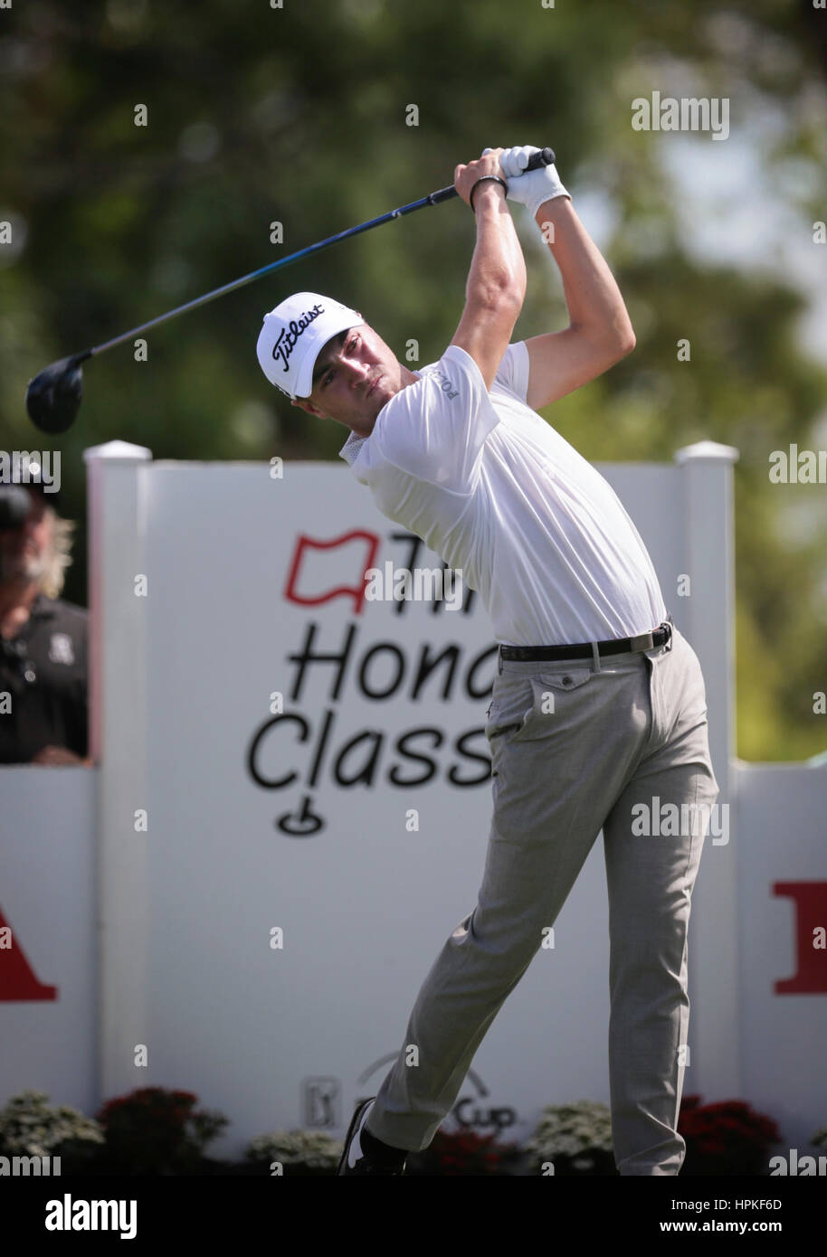 Florida, USA. 23. Februar 2017. Justin Thomas abschlägt auf 4 in der ersten Runde des The Honda Classic im PGA National Donnerstag, 23. Februar 2017. Bildnachweis: Bruce R. Bennett/der Palm Beach Post/ZUMA Draht/Alamy Live-Nachrichten Stockfoto