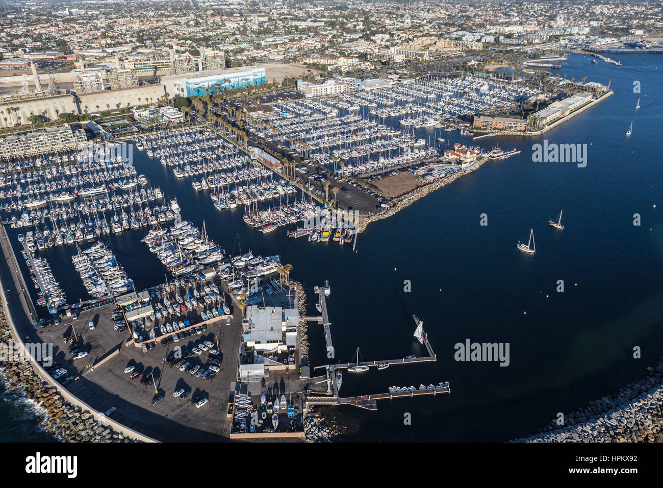 Redondo Beach, Kalifornien, USA - 16. August 2016: Luftaufnahme von Redondo Beach Marina in der Nähe von Los Angeles in Südkalifornien. Stockfoto