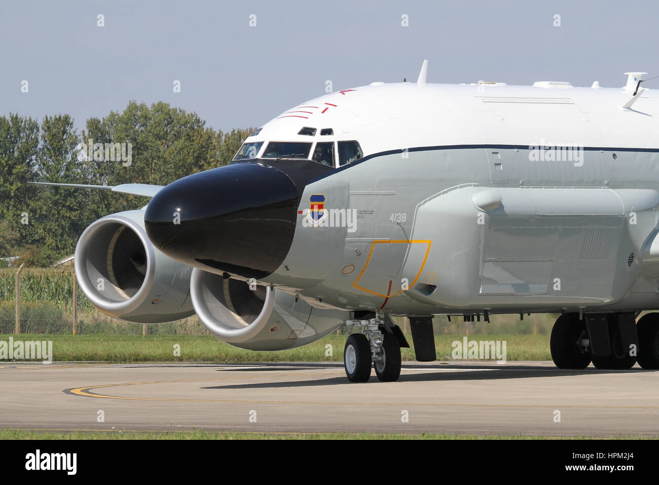 USAF RC-135W drehen auf der Piste 11 in RAF Mildenhall. Dieses Flugzeug war die tägliche Flüge nach unten in Europa zur Überwachung der ukrainischen Krise Durchführung. Stockfoto