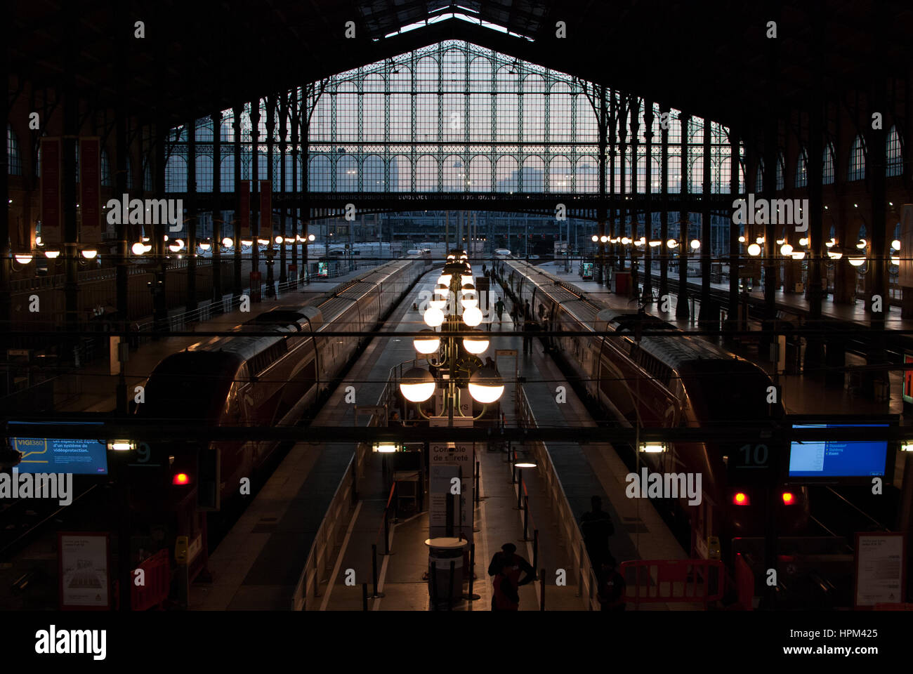 Leere St Pancras Bahnhof rechts am Morgen Stockfoto