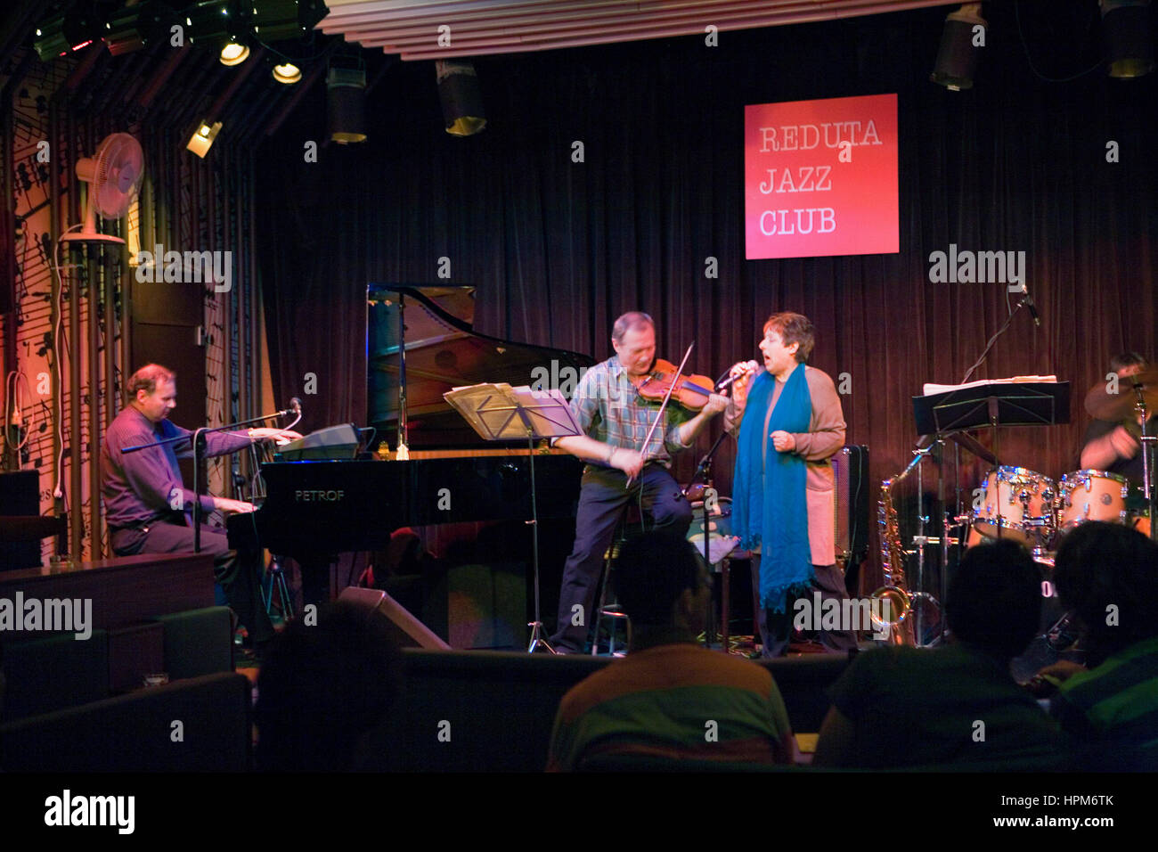 Live Musik, in Reduta Jazz Club. Národnítrída, 20. www.redutajazzclub.cz Prag. Der Tschechischen Republik Stockfoto