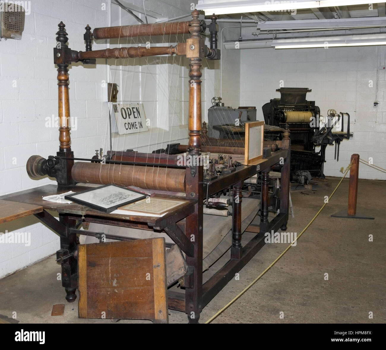 1895 Hickok Double Beam Papier Liniermaschine Ledger und säulenförmigen Platten zu produzieren. Angezeigt bei Hamilton Holzart und Druckerei-Museum, zwei Flüsse WI Stockfoto